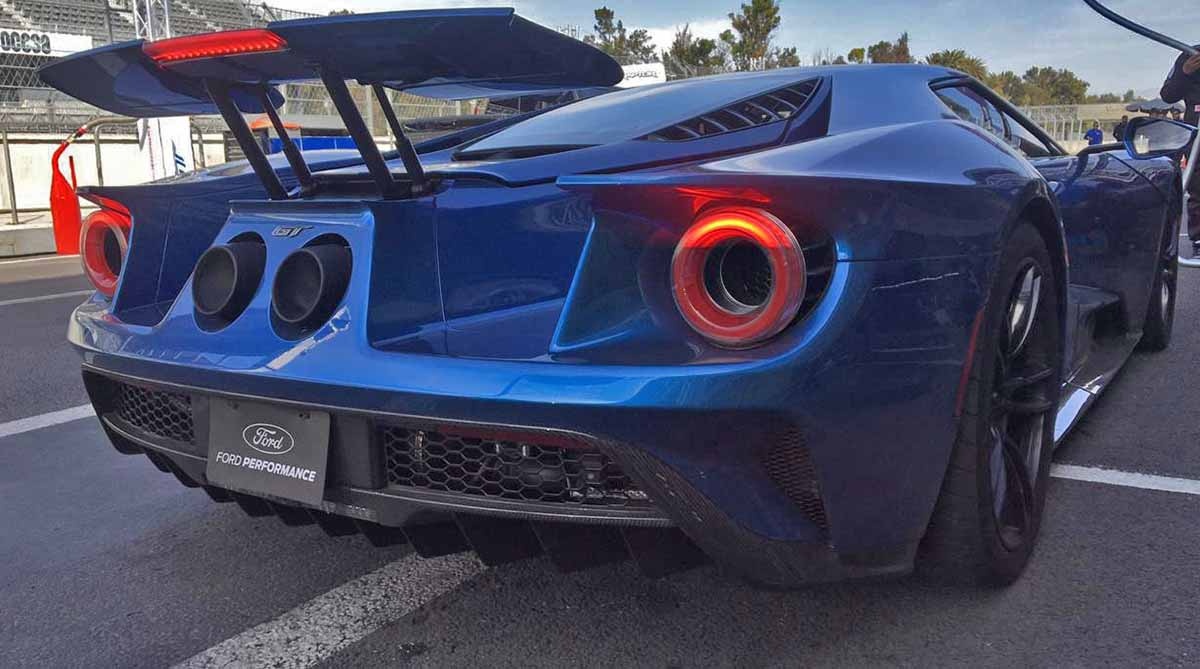04022020-ford-gt-01