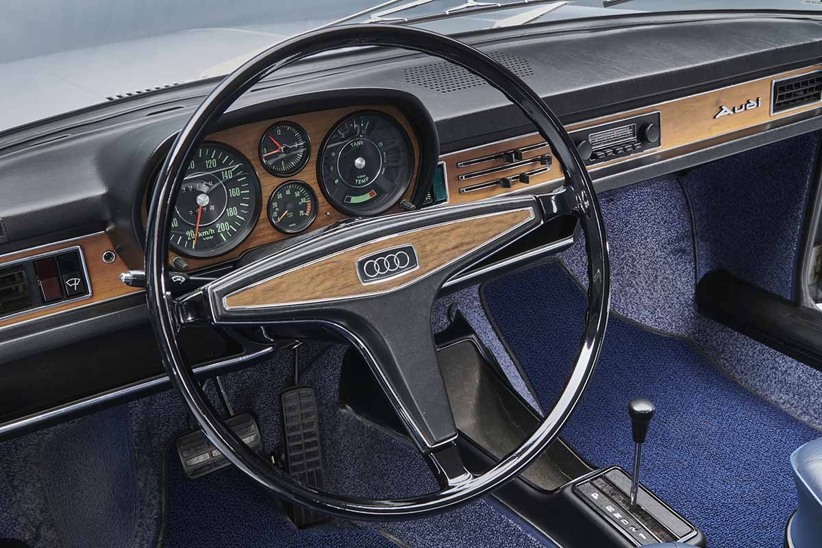 1_Audi-100-1970